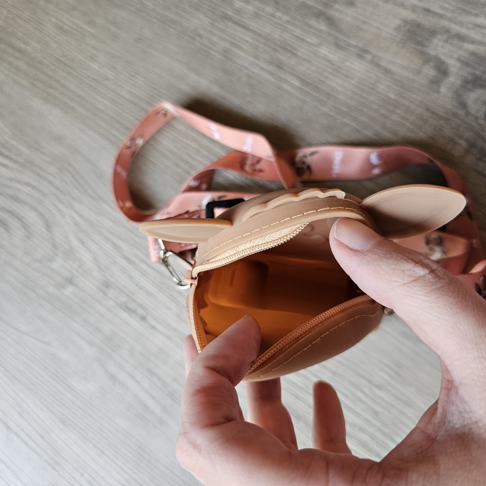 Pokémon Eevee Rubber Bag with Removable Strap - Picture 3 of 4